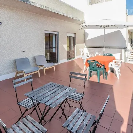 Houze_apartment W/ Terrace, Perfect For Surfers! Costa da Caparica